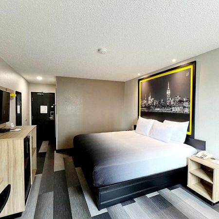 Super 8 By Wyndham Cedar Rapids Exterior foto